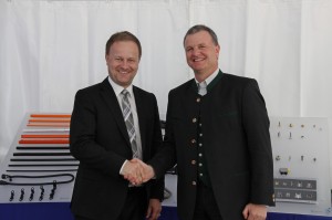 Ebersbergs Landrat Robert Niedergesäß (li.) und Schlemmer-CEO Josef Minster